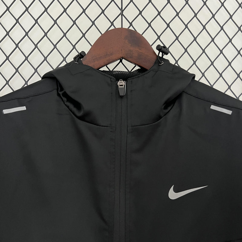 Nike - Black 